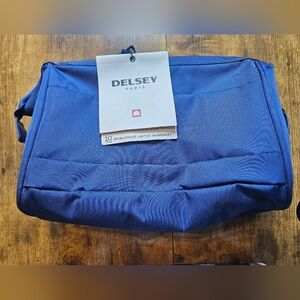 DELSEY Paris Montrouge Blue Toiletry Bag Wet Pack Travel Bag Blue 12x8x4.5 NWT